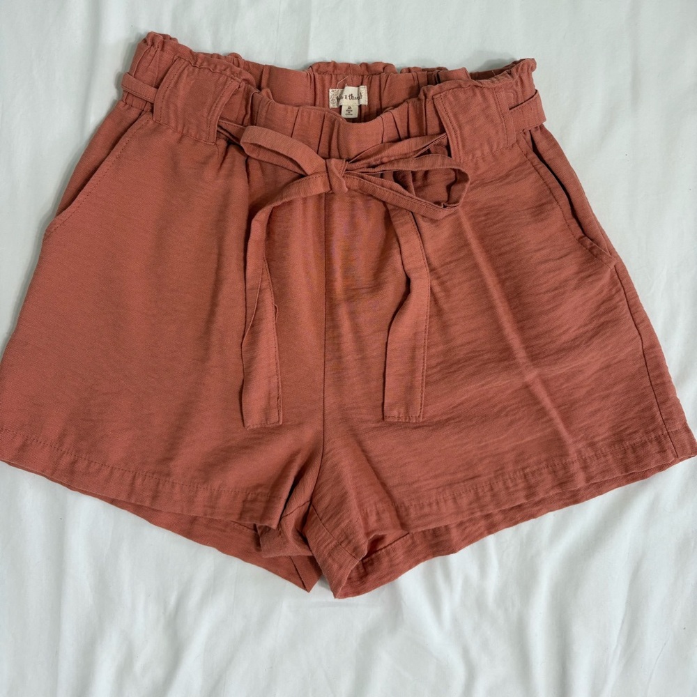 Women's Hem & Thread Boutique Tie Front Shorts Size M Coral